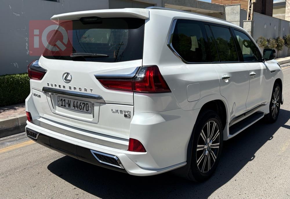 Lexus LX